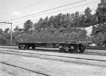 167520 Afbeelding van zandwagen nr. NS 83000 (type GZAW) van de N.S. op het emplacement te Maarn.